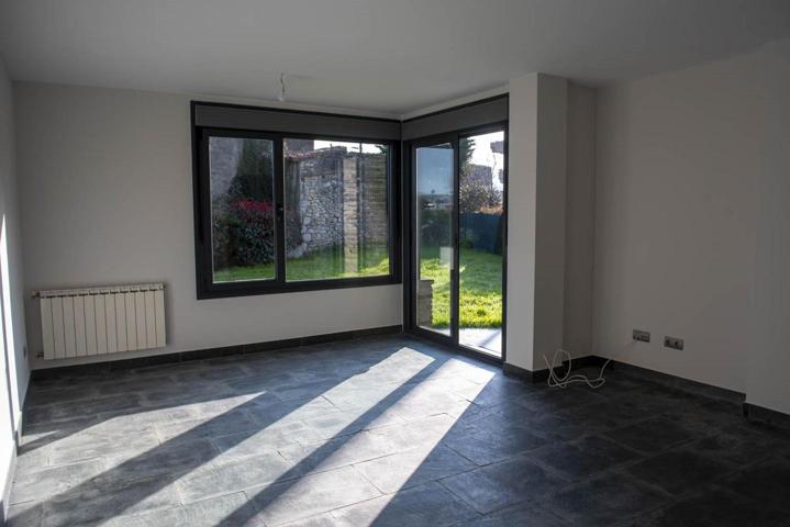 CHALET ADOSADO EN MONTE photo 0