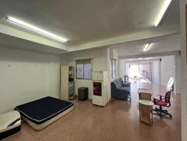 SE VENDE ENTRESUELO CON POSIBILIDAD DE CAMBIO DE USO A VIVIENDA photo 0