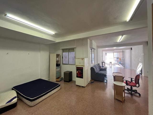 SE VENDE ENTRESUELO CON POSIBILIDAD DE CAMBIO DE USO A VIVIENDA photo 0