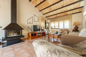 EXCLUSIVA CASA EN BOTARELL. photo 0