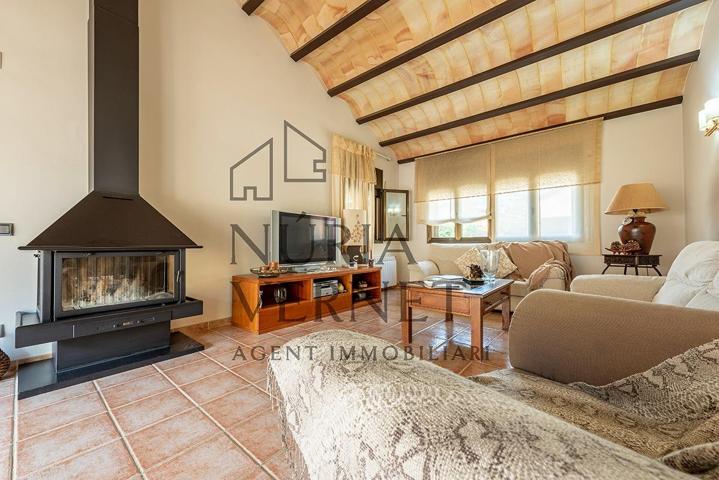 EXCLUSIVA CASA EN BOTARELL. photo 0