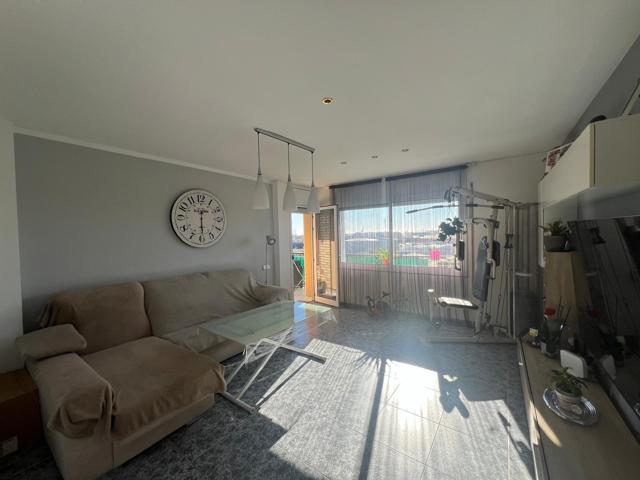 PISO EN VENTA CON PARQUING photo 0