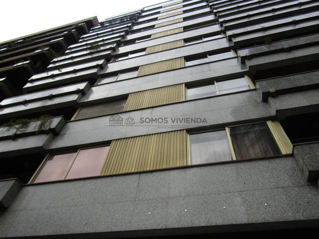 PISO DE GRANDES DIMENSIONES EN PLENO CENTRO photo 0