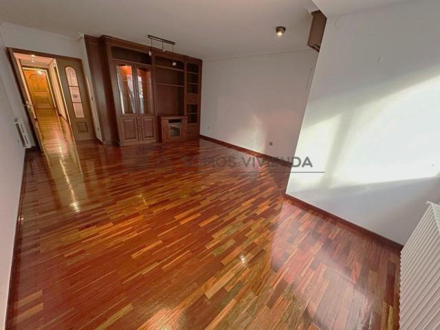 PISO CON PLAZA DE GARAJE EN EL CENTRO photo 0