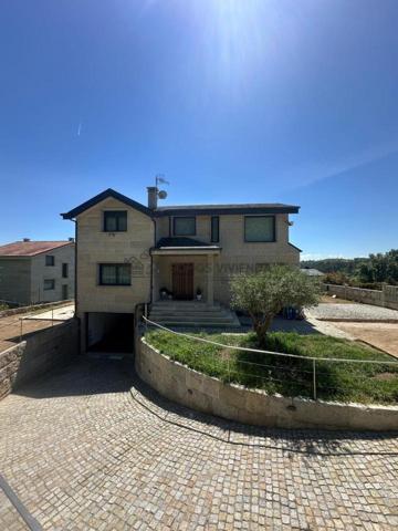 CHALET SEMINUEVO EN MOREIRAS photo 0