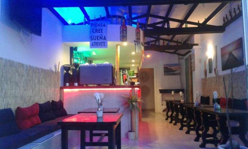 Local en venta en Benidorm. photo 0