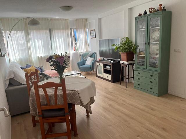Piso en venta en Alicante muy amplío. photo 0