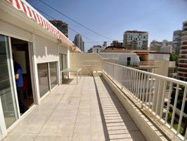 Ático en venta en Benidorm, en 1 línea de Playa Levante. photo 0