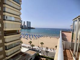 Ático en venta en Benidorm, en 1 línea de Playa Levante. photo 0