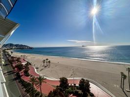 Piso en venta en 1ª línea de playa Poniente, totalmente reformado. photo 0