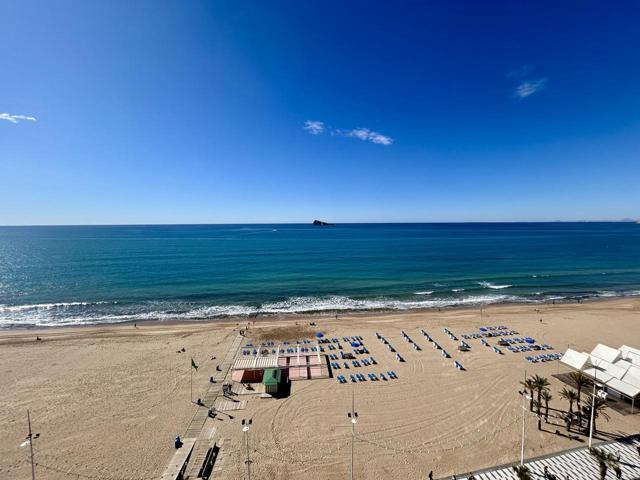 Piso en venta en Benidorm, en 1ª línea de playa Levante. photo 0