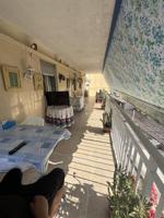 Piso en venta en Benidorm, ubicado en un edificio en primera línea de la playa de Levante, una de las zonas más exclusivas y deseadas de la ciudad. photo 0