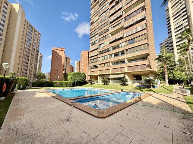 ¡Fantástica oportunidad! Piso en venta en Benidorm con garaje incluido, ubicado en la codiciada zona Levante. photo 0