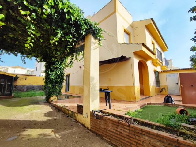 Unifamiliar Separadas En venta en Valencina De La Concepción photo 0