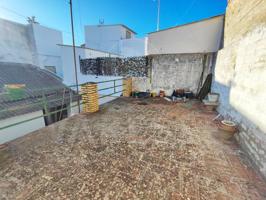 Casa En venta en Sanlúcar La Mayor photo 0