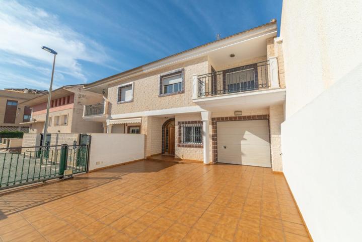 Unifamiliar Pareada En venta en Centro Urbano, San Pedro Del Pinatar photo 0