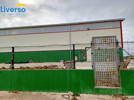 NAVE DE 2600 m² CON GRAN APARCAMIENTO photo 0