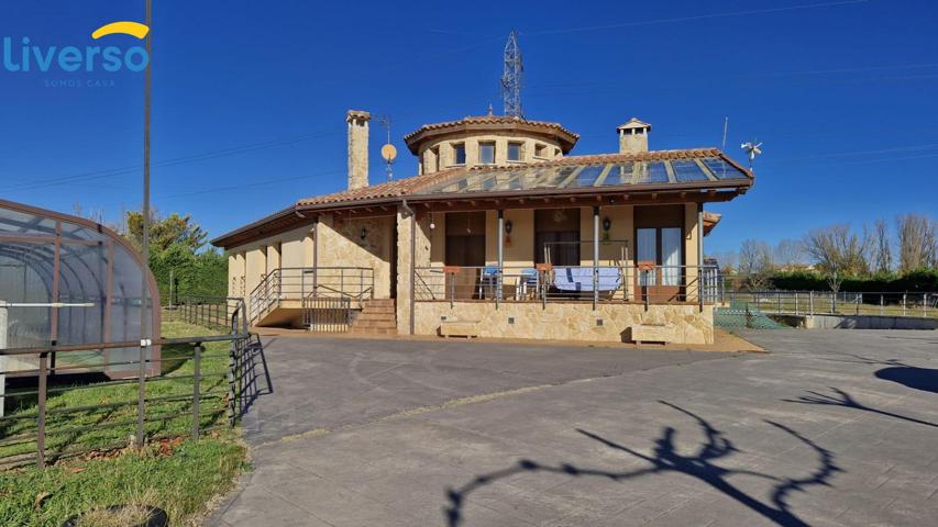 Exclusivo chalet en Sinovas: lujo, comodidad y naturaleza en un solo lugar photo 0