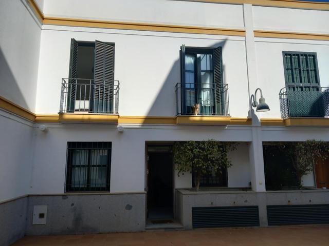 ESTUPENDO ADOSADO TOTALMENTE AMUEBLADO EN ZONA CENTRO photo 0