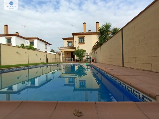 Maravilloso chalet en alquiler Mairena del Alcor photo 0