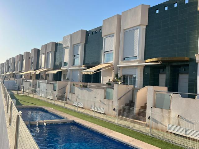 EN VENTA DÚPLEX EN URBANIZACIÓN CON PISCINA EL ALGAR photo 0
