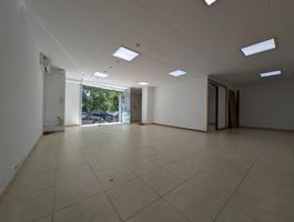 Diàfano, luminoso y con posibilidad de dividir salas photo 0