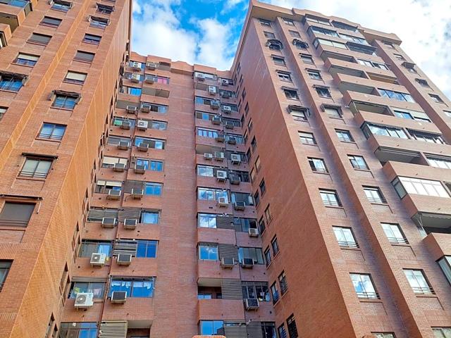 ALQUILER de habitación en Conde Casal, Madrid photo 0