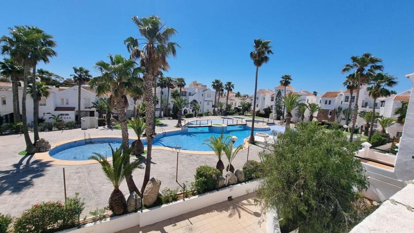 Amplio Apartamento en Residencial con Seguridad y Piscina photo 0