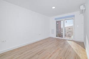 Piso en Venta -Cerca del Hospital Traumatológico de Granada photo 0