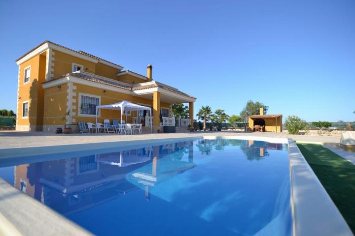 Villa en Perleta zona Maitino-Perleta photo 0