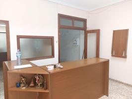 Local Comercial Convertible en Vivienda – Zona San Crispín, Elche 💰 Precio: 63.000 € photo 0