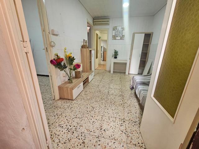 Fantástica oportunidad de Planta baja independiente en el Raval photo 0