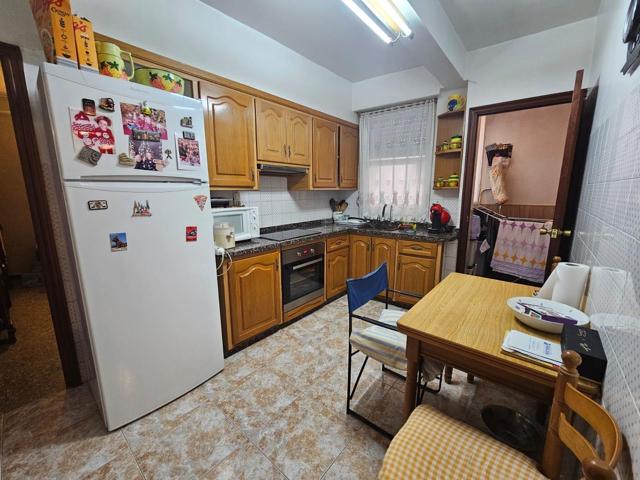 Espacioso Piso en Venta en la Plaza Barcelona de Elche photo 0