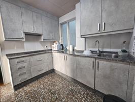 Oportunidad en Elche: Piso a Reformar en Plaza Madrid photo 0