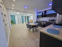 Piso Reformado en Plaza Crevillente, Elche - Ideal para Familias photo 0