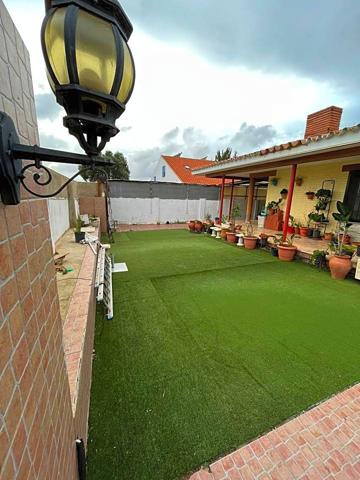 Casa - Chalet en venta en Huelva de 250 m2 photo 0