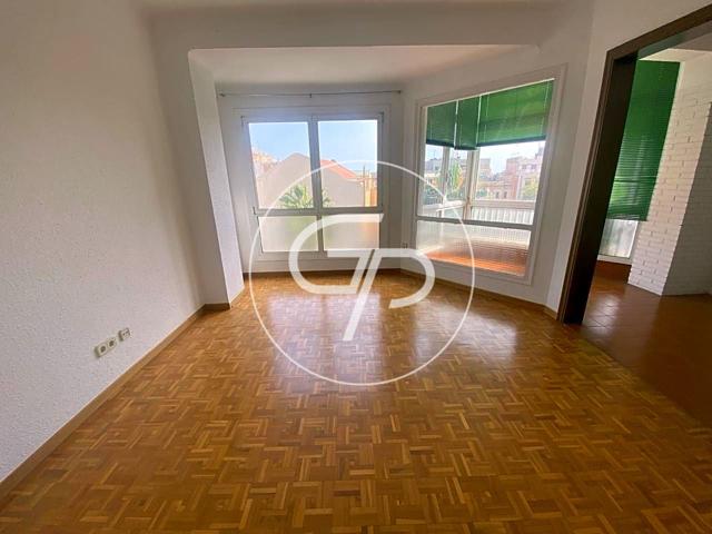 Piso en venta en Barcelona de 78 m2 photo 0