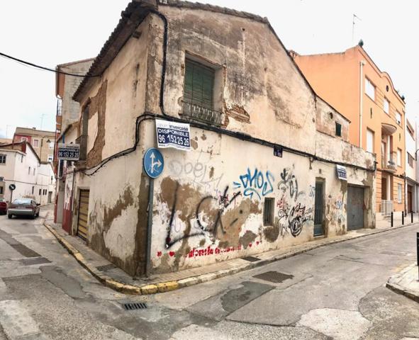 Casa urbana en venta, se encuentra situada en zona de Pizarro y parada de metro de Quart de Poblet. photo 0