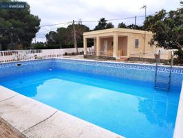 Chalet con piscina en zona Cañada de los Caballeros de Godelleta photo 0