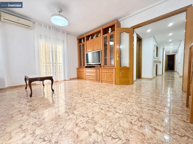 Vivienda equipada con muebles y electrodomésticos se encuentra situada en zona parada de metro photo 0