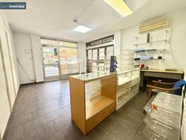 Local comercial esquinero situado en zona Ramón y Cajal photo 0