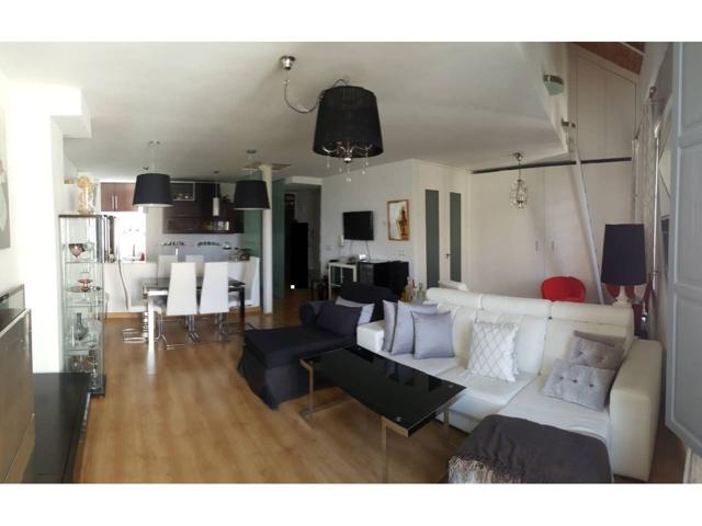 PRECIOSO DÚPLEX ZONA PLAZA PRIMERO DE MAYO photo 0