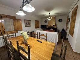 PRECIOSO CHALET ZONA SAN BARTOLOME photo 0