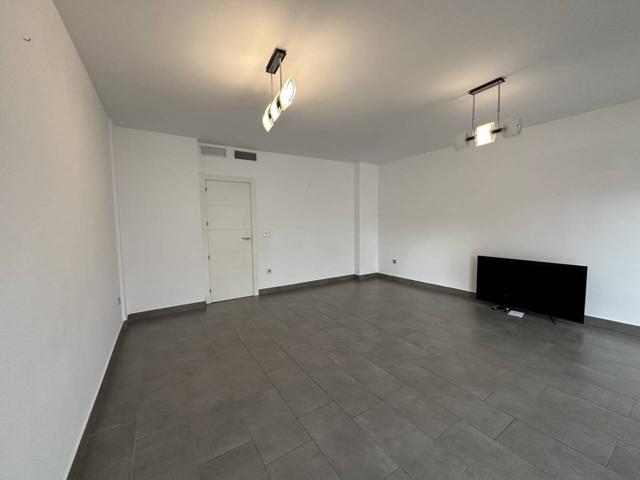 ESTUPENDO DÚPLEX ZONA FUENTE RISAS photo 0