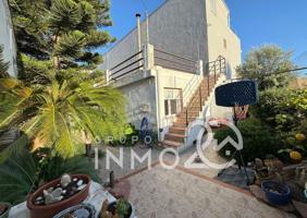 Se vende fantastica casa con terraza y barbacoa en pinedo a escasos metros de la playa photo 0