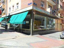 ALQUILO LOCAL ESQUINA ENTREVIAS MADRID M-155 photo 0