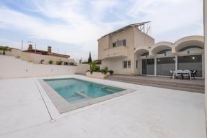 FANTÁSTICO CHALET CON PISCINA EN VIÑAS DEL REY, OTURA photo 0
