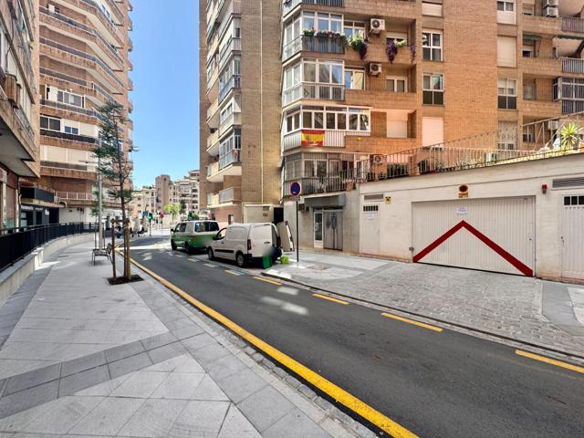 SE ALQUILA PLAZA DE GARAJE EN GRANADA- LAS FLORES photo 0