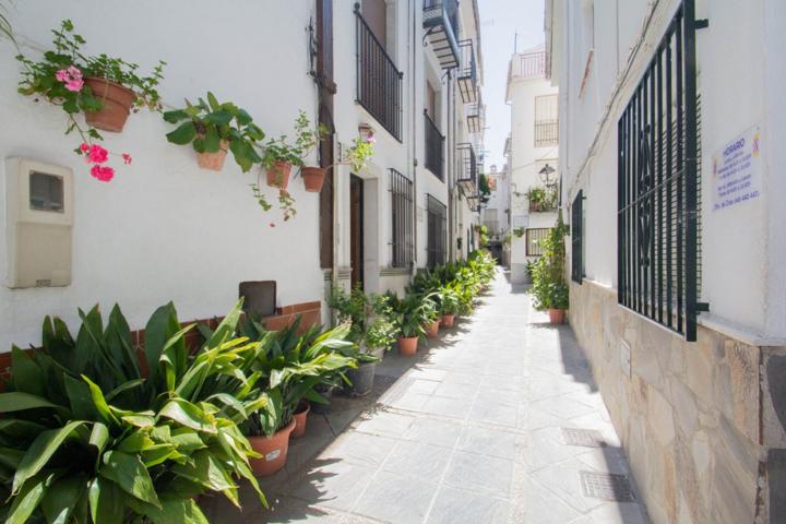 CASA DIVIDIDA EN 4 APARTAMENTOS- IDEAL PARA INVERSION photo 0