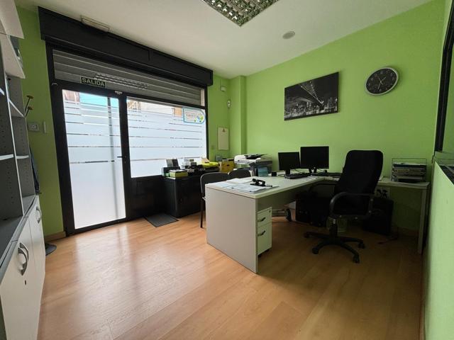 LOCAL COMERCIAL CON POSIBLE CAMBIO DE USO photo 0